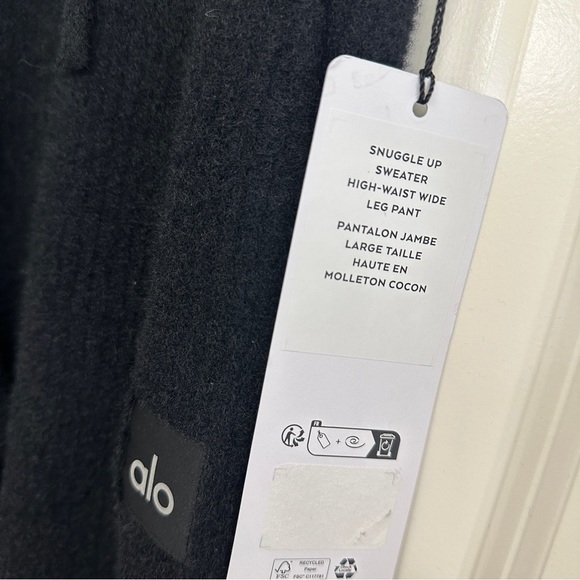 NWT Black ALO Snuggle Up Sweater High-Waist Wide Leg Pant Size XS (2-4) - Picture 3 of 10